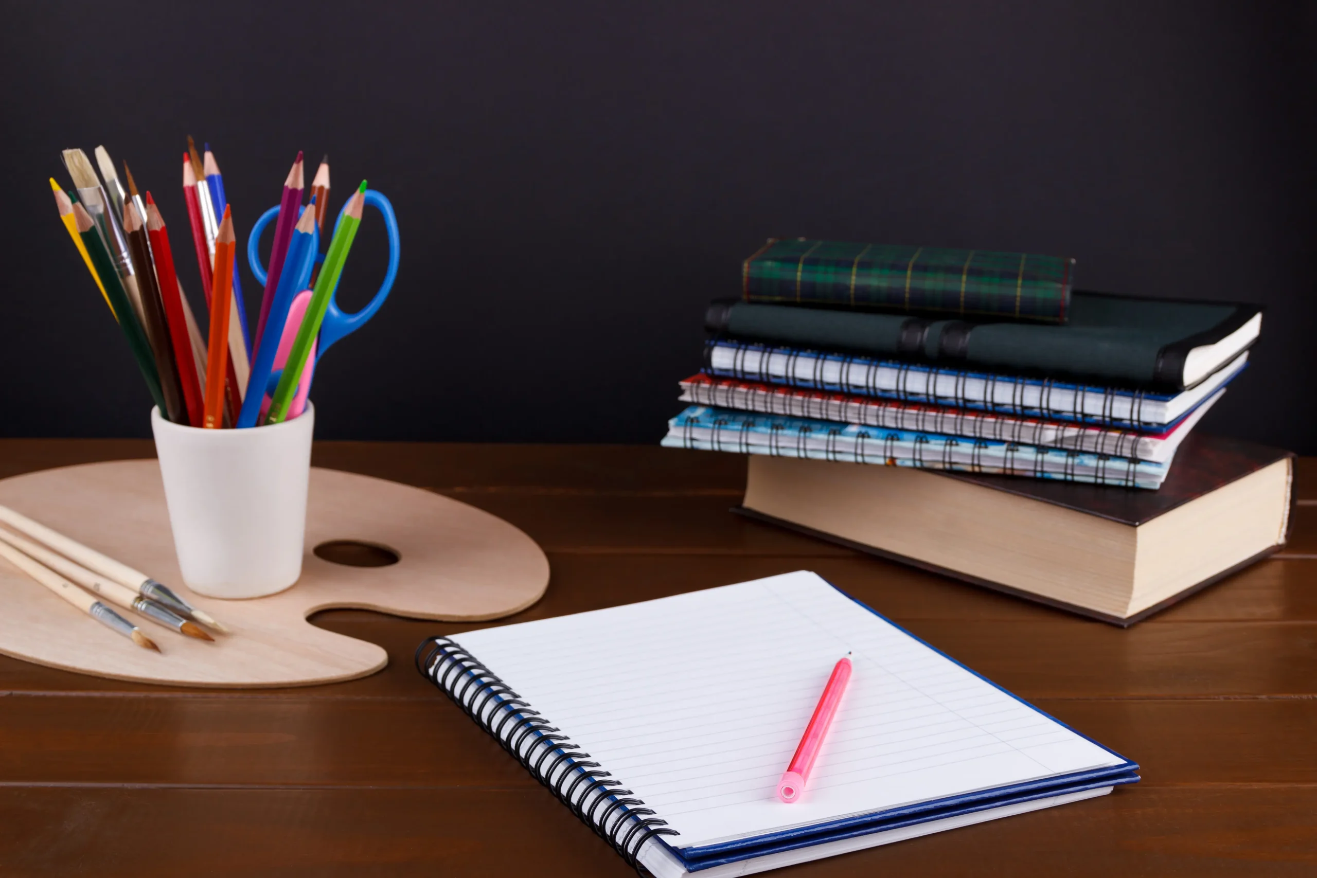 student-studies-accessories-2024-10-31-18-55-17-utc